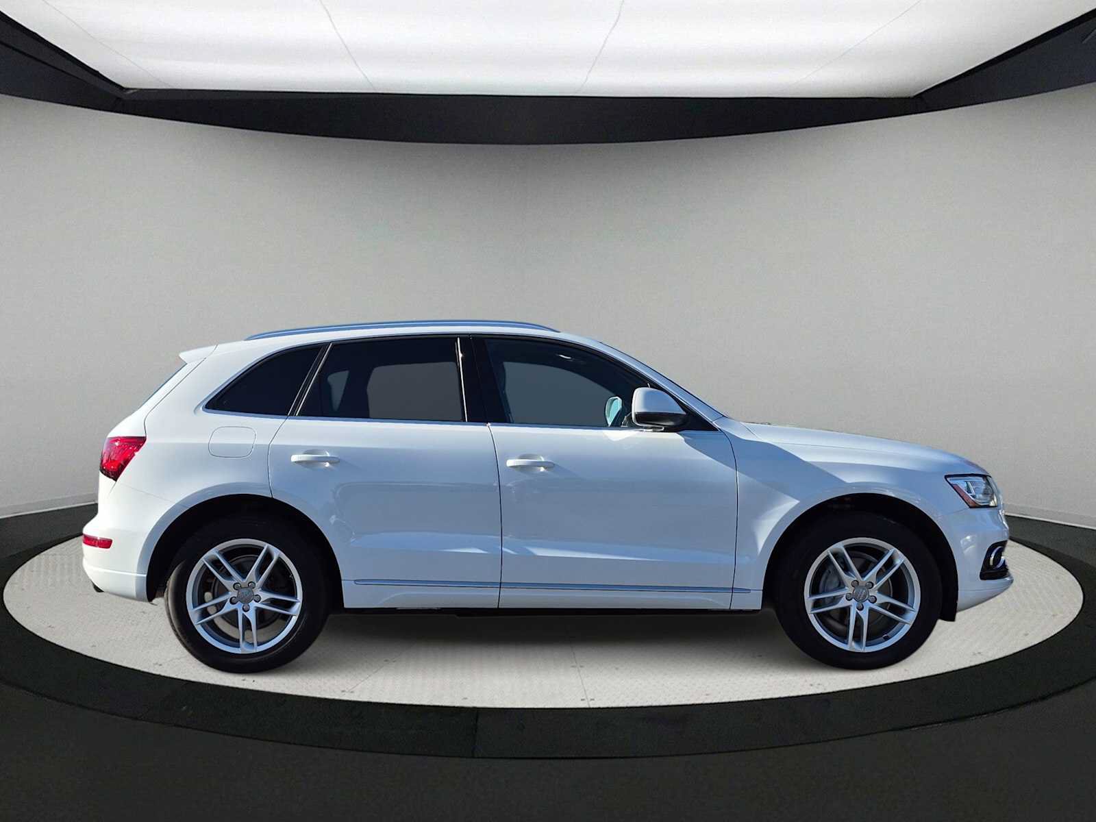 Used 2014 Audi Q5 2.0T Premium Plus w/ Premium Plus Package AWD/4WD image 9