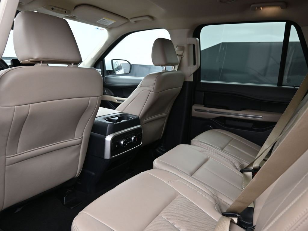 Used 2024 Ford Expedition Max XLT image 28
