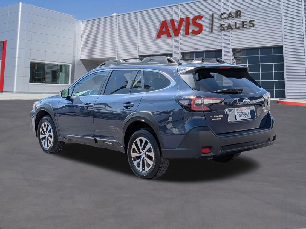 Used 2025 Subaru Outback Premium image 9