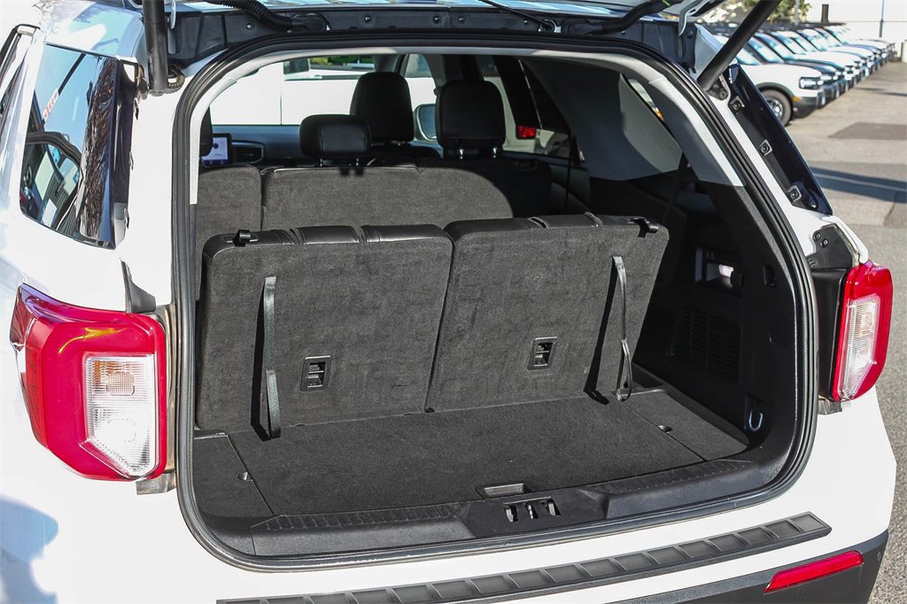 Used 2023 Ford Explorer XLT w/ Equipment Group 202A image 32