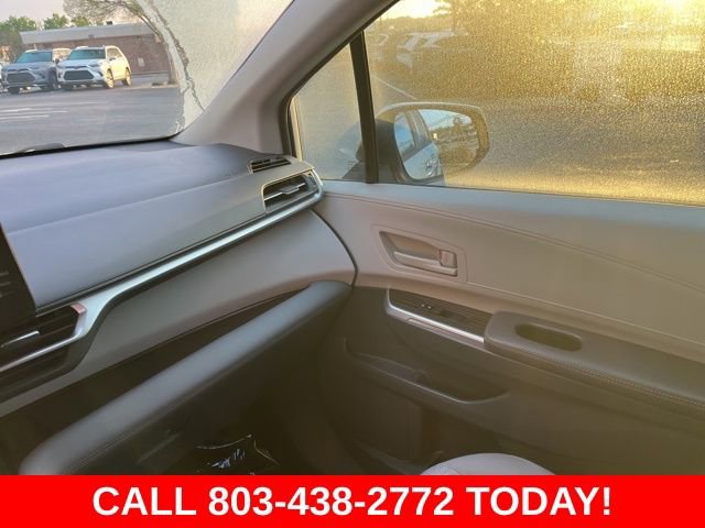 Used 2022 Toyota Sienna LE w/ LE Plus Package image 28