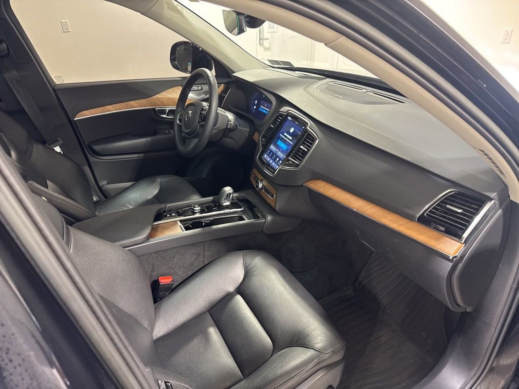 Used 2023 Volvo XC90 B5 Plus w/ Protection Package Premier image 28