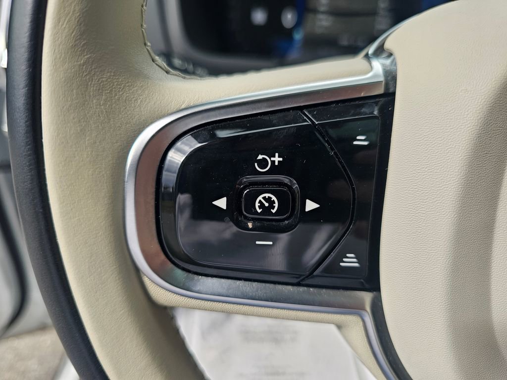 Certified 2023 Volvo XC90 B6 Ultimate w/ Protection Package image 25