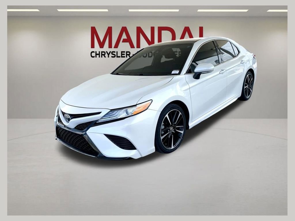 Used 2020 Toyota Camry XSE FWD image 1