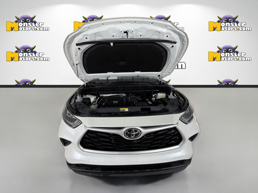 Used 2023 Toyota Highlander L image 8