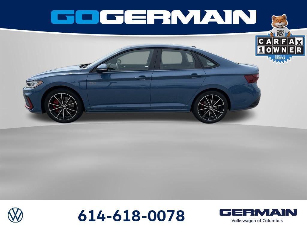 Used 2025 Volkswagen Jetta GLI Autobahn FWD image 3