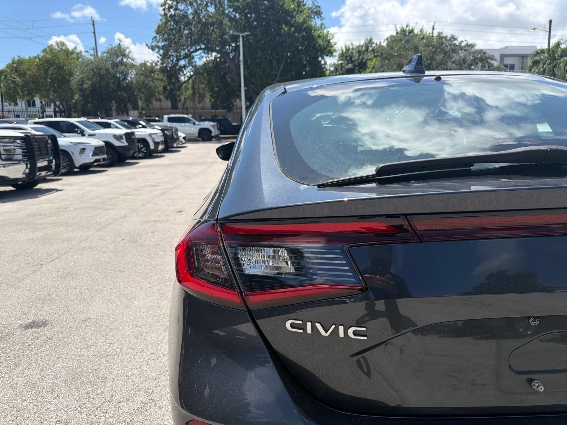 Used 2023 Honda Civic EX-L image 9