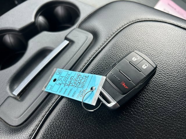 Used 2024 RAM 3500 Big Horn image 27