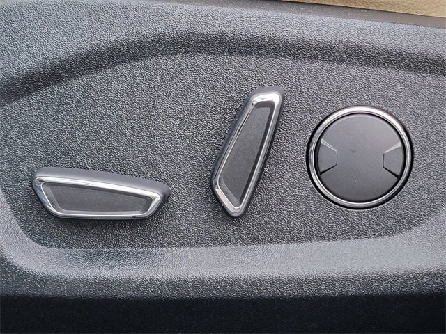 Certified 2018 Ford Edge SEL w/ Equipment Group 201A image 4