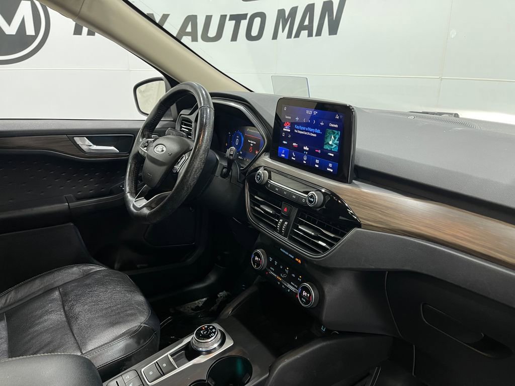 Used 2020 Ford Escape Titanium w/ Titanium Premium Package 2.0 image 21