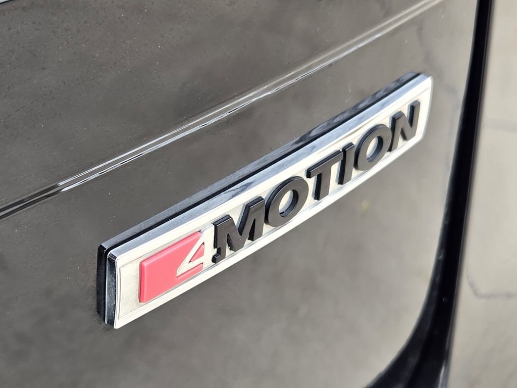 Used 2021 Volkswagen Tiguan SE R-Line image 14