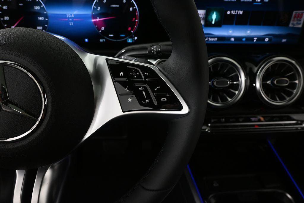 New 2026 Mercedes-Benz GLB 250 image 12