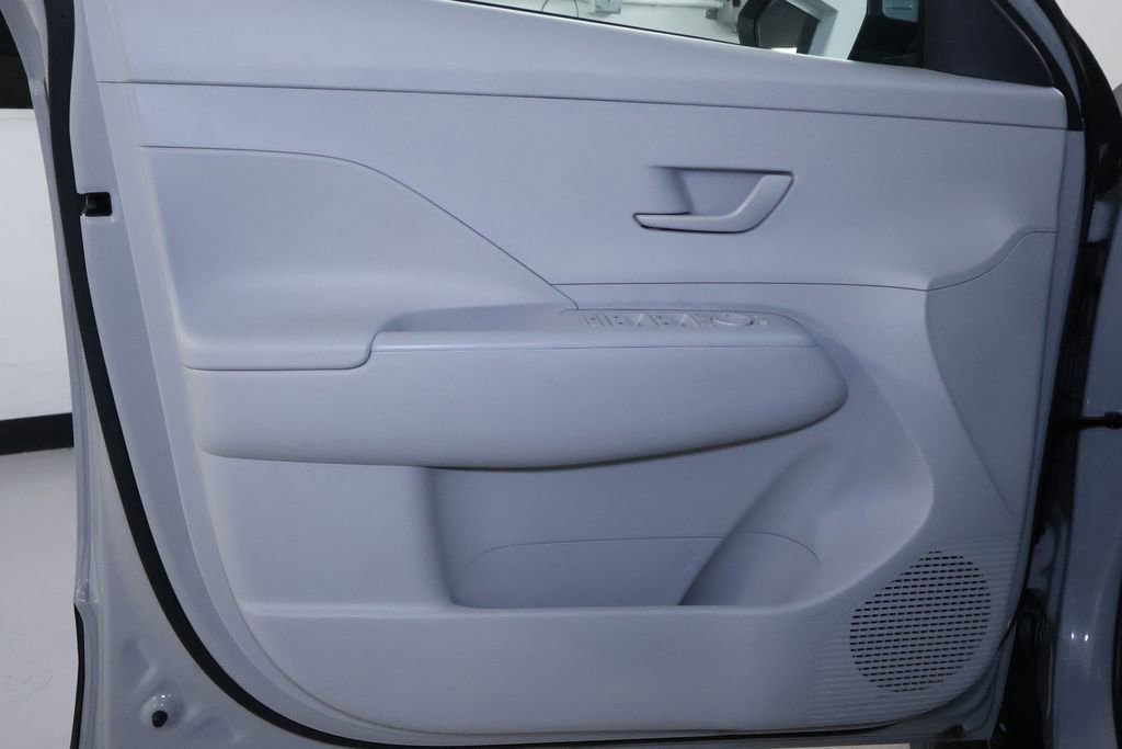 Used 2024 Hyundai Kona SEL image 10