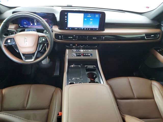 Used 2025 Lincoln Aviator Reserve w/ Illumination Package AWD/4WD image 16
