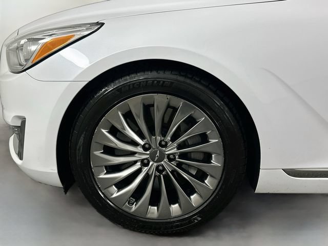 Used 2018 Genesis G90 3.3T Premium RWD image 32