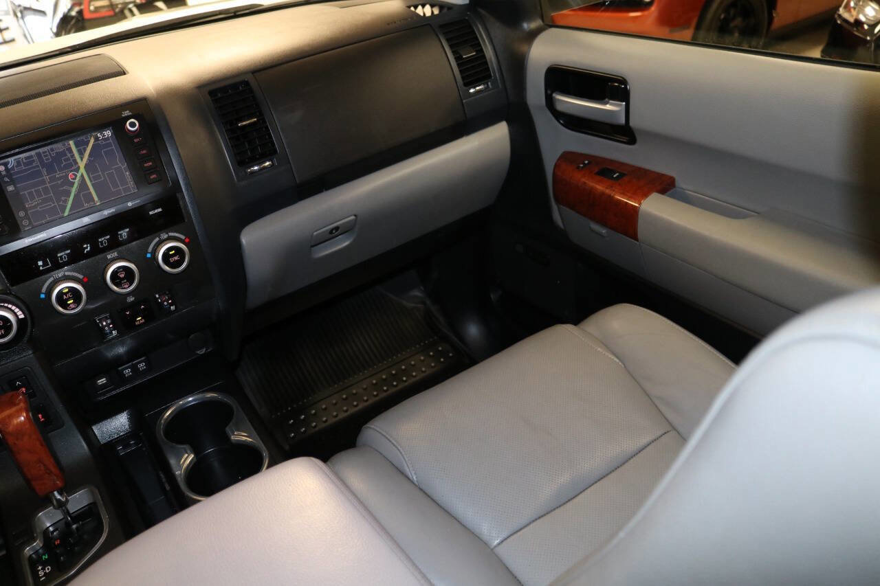 Used 2020 Toyota Sequoia Platinum image 19