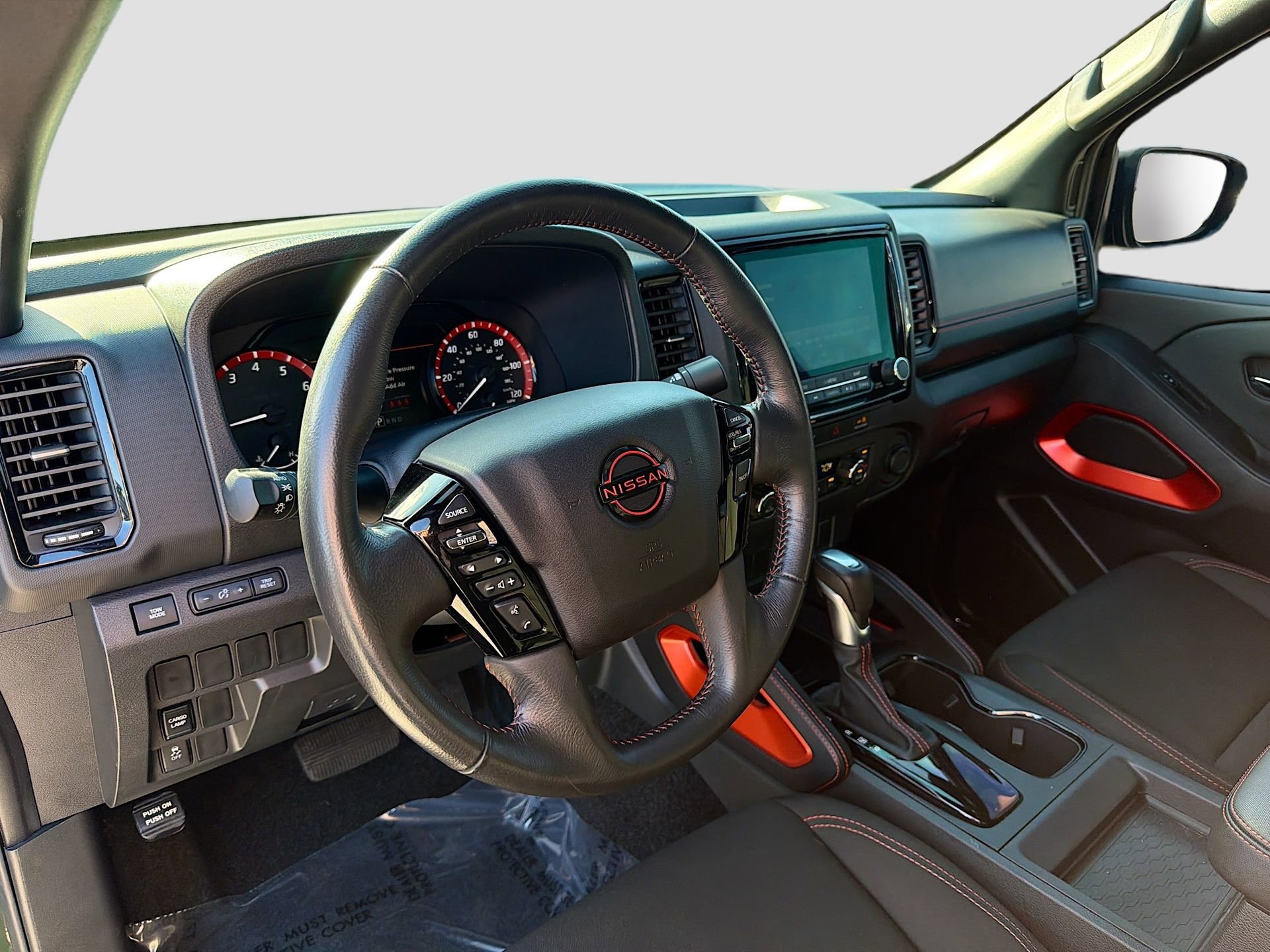 Used 2024 Nissan Frontier Pro-X image 25