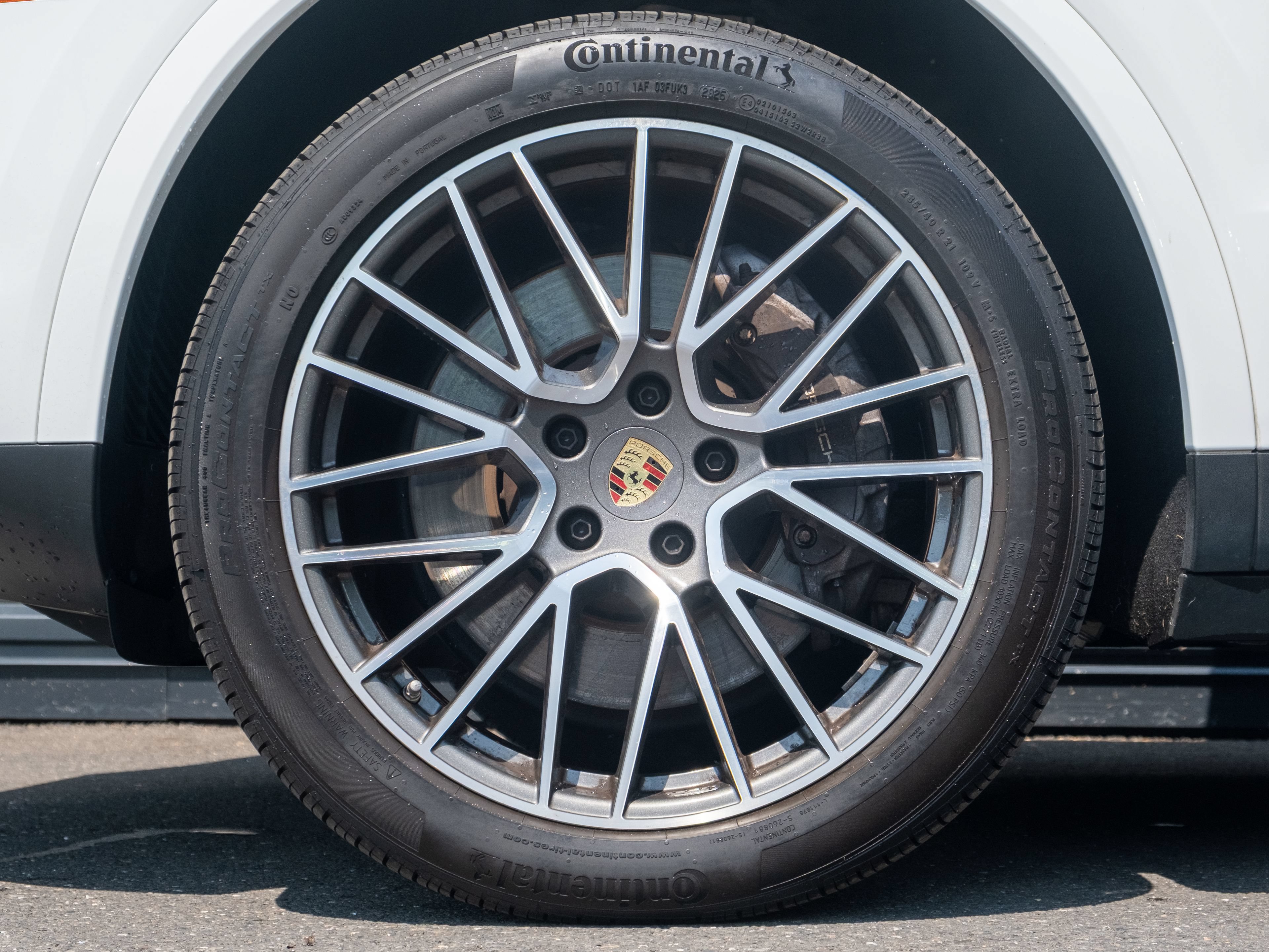 Certified 2023 Porsche Cayenne AWD/4WD image 12