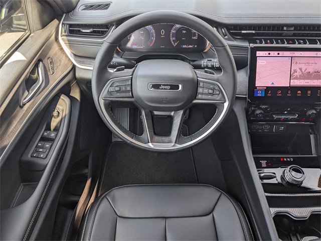New 2025 Jeep Grand Cherokee Limited w/ Black Appearance Package image 12