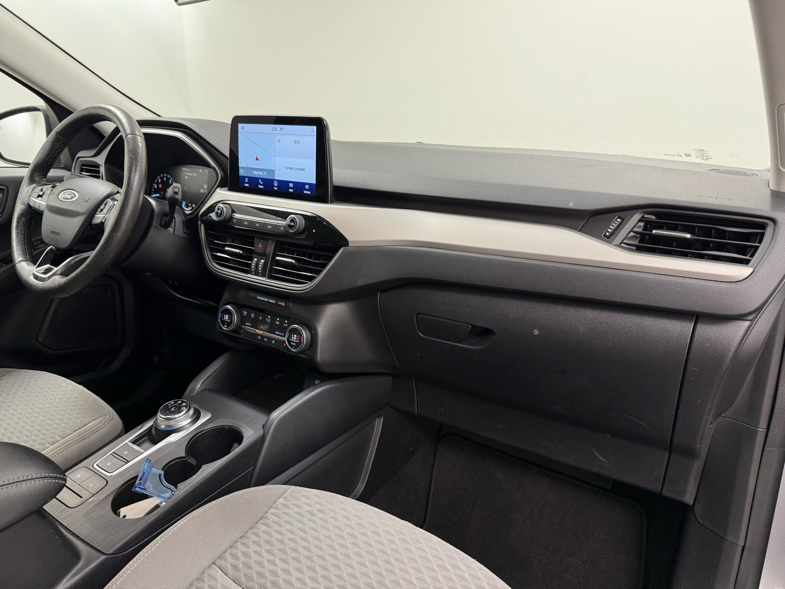 Used 2021 Ford Escape SE w/ SE Sport Appearance Package image 27