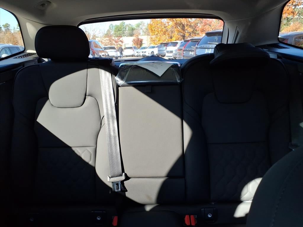 New 2026 Volvo XC60 B5 Core AWD/4WD image 15