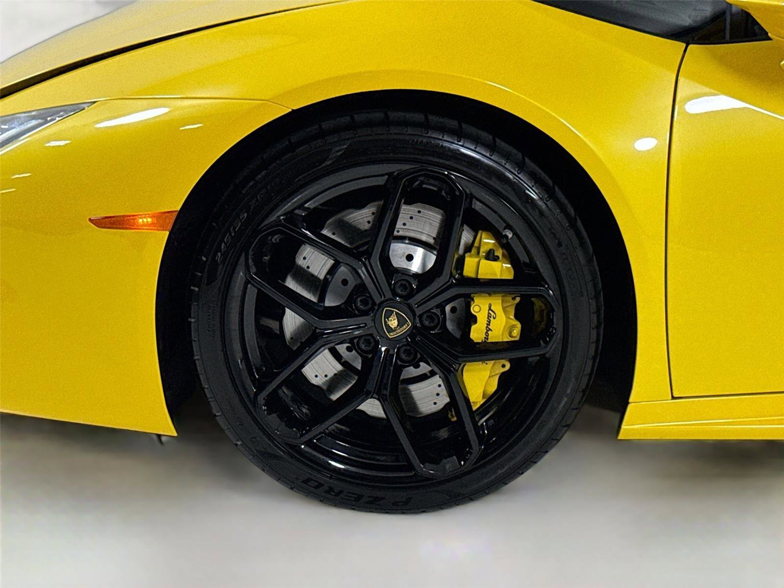 Used 2018 Lamborghini Huracan LP 580-2 image 38