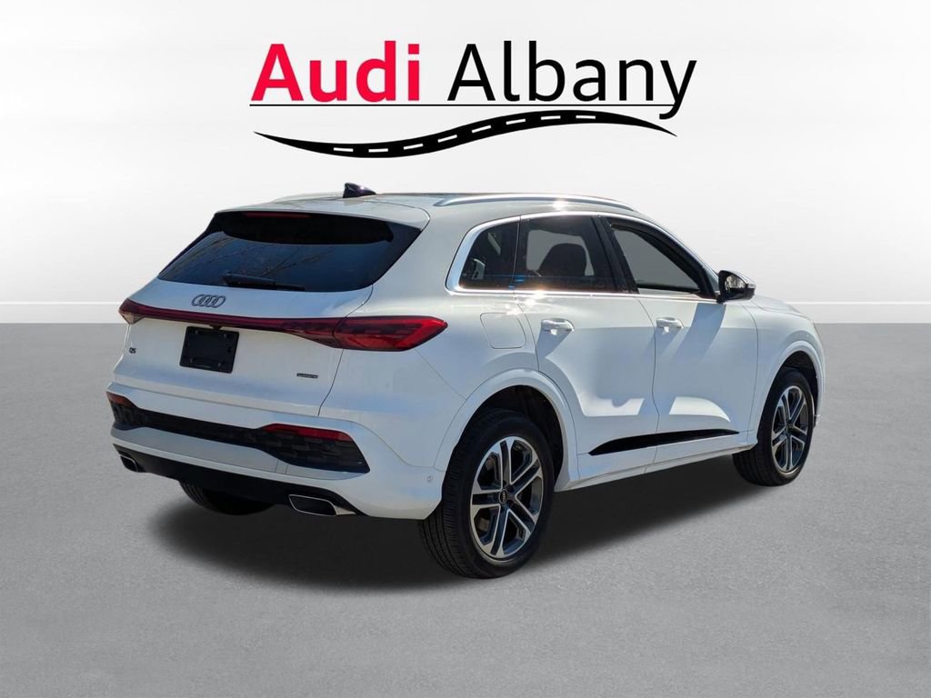 Certified 2025 Audi Q5 Premium w/ Convenience Package image 5