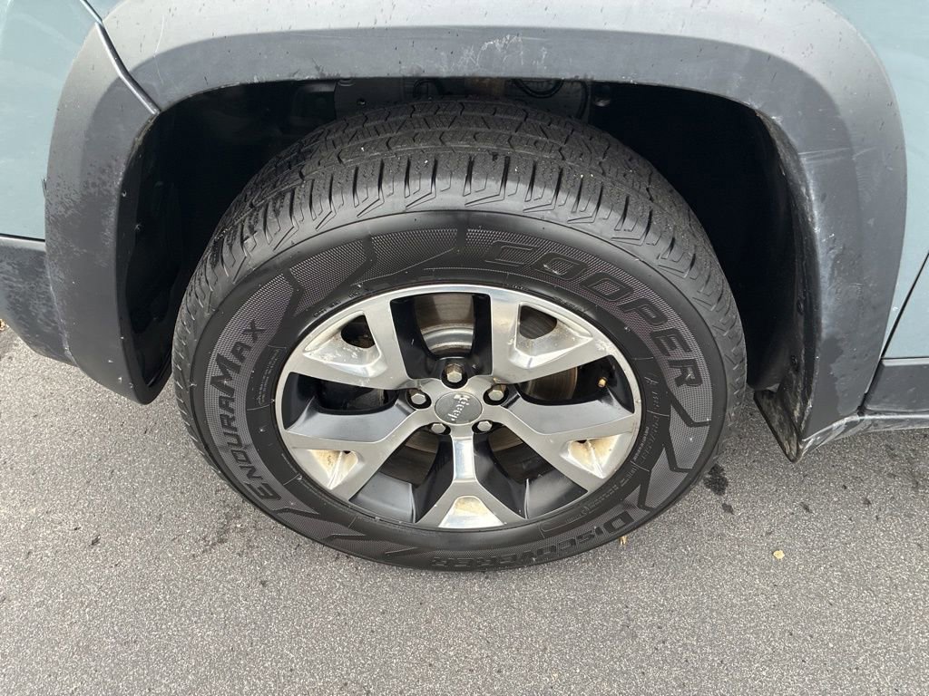 Used 2015 Jeep Cherokee Trailhawk w/ Comfort/Convenience Group image 10