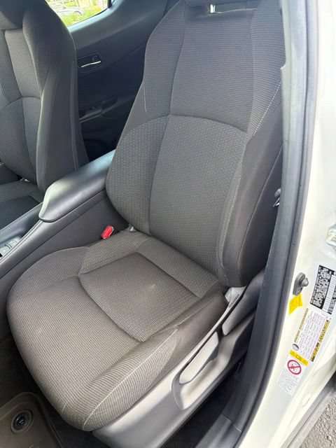 Used 2019 Toyota C-HR LE FWD image 11