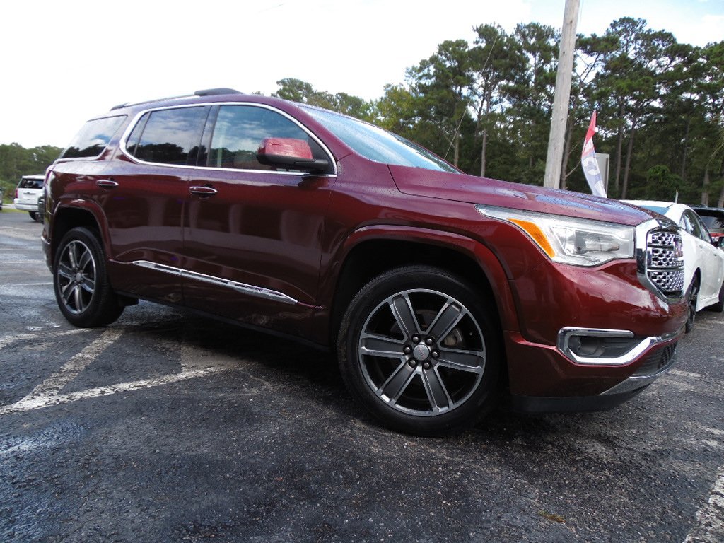 Used 2017 GMC Acadia Denali w/ Technology Package image 2