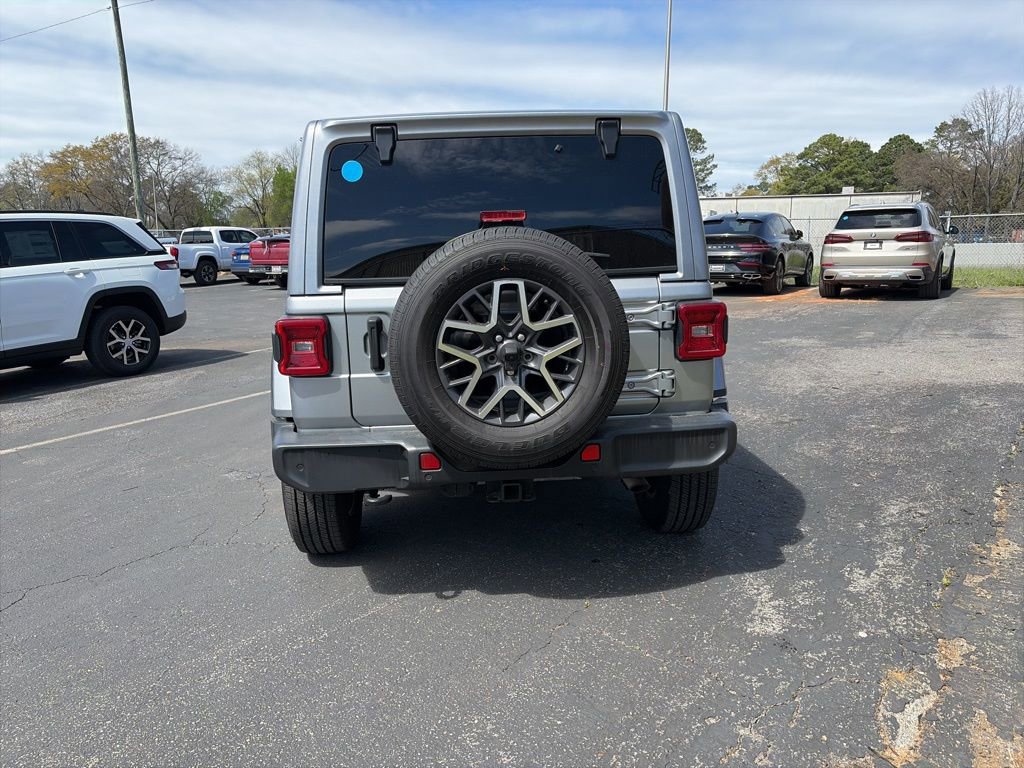 Used 2021 Jeep Wrangler Unlimited Sahara image 6