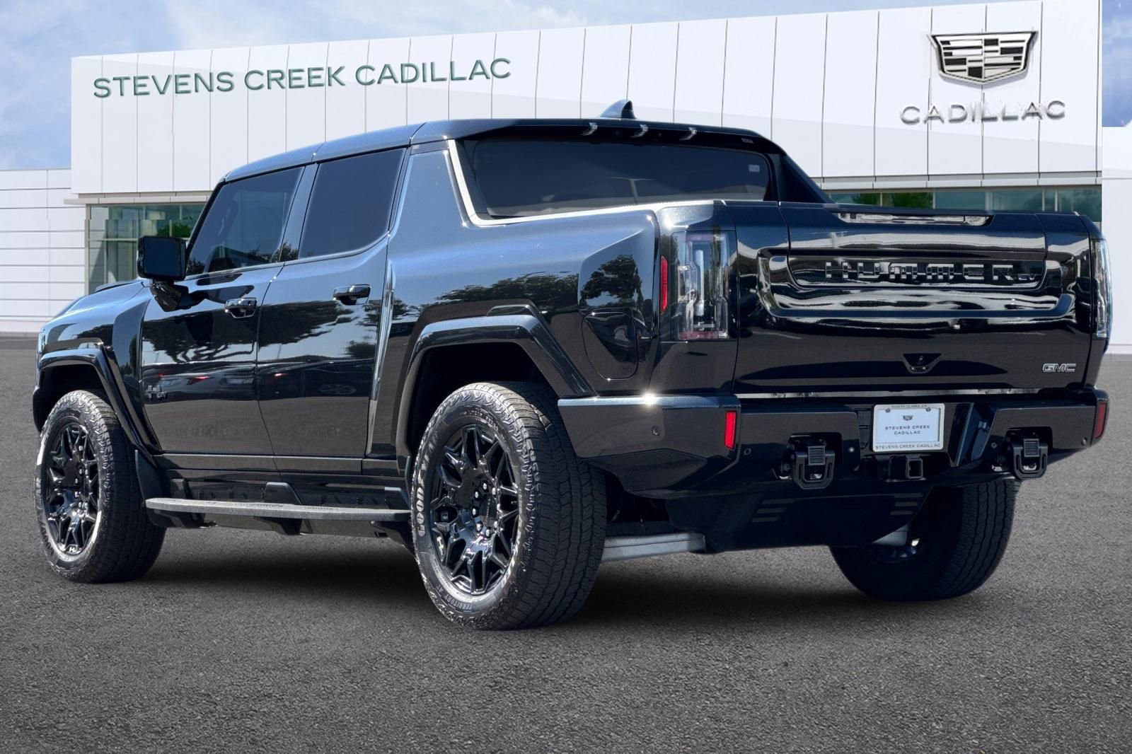 Used 2025 GMC Hummer EV 3X w/ LPO, Dark Essentials Package AWD/4WD image 5