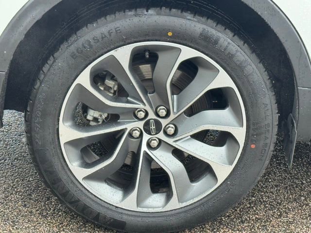 Used 2023 Lincoln Nautilus Reserve image 14