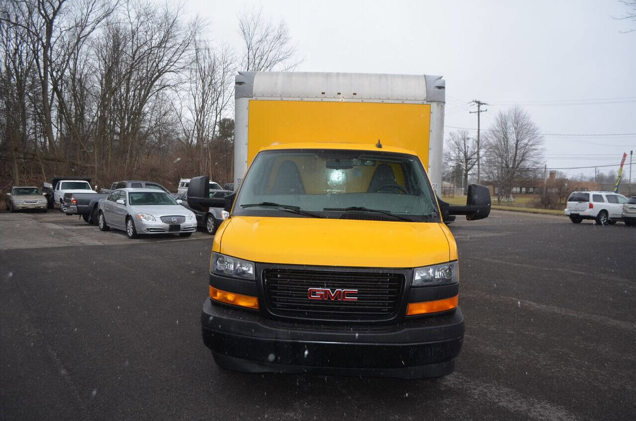 Used 2018 GMC Savana 3500 Extended w/ Driver Convenience Package image 4