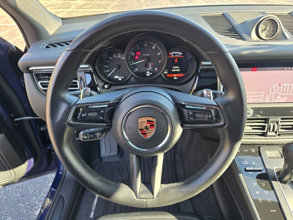Certified 2024 Porsche Macan image 30
