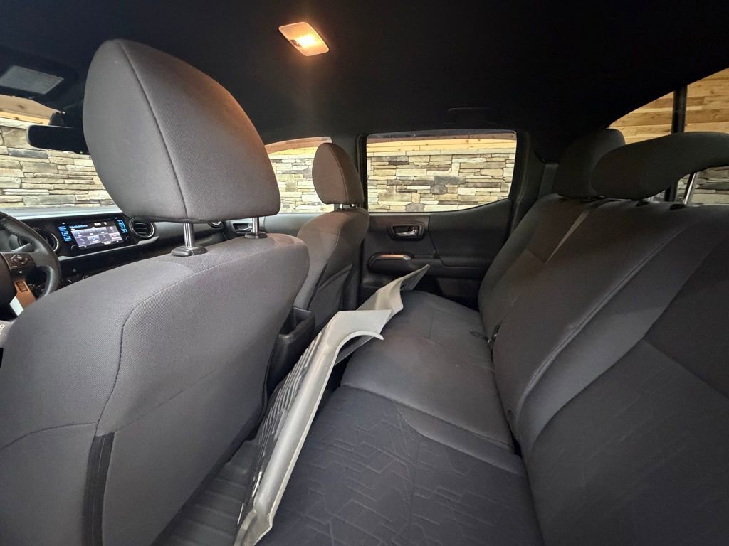 Used 2019 Toyota Tacoma TRD Sport AWD/4WD image 25