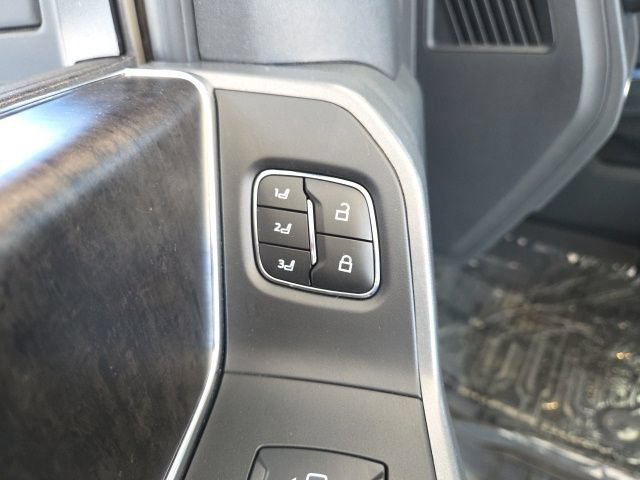 Used 2023 Ford F250 Lariat w/ Lariat Ultimate Package AWD/4WD image 12