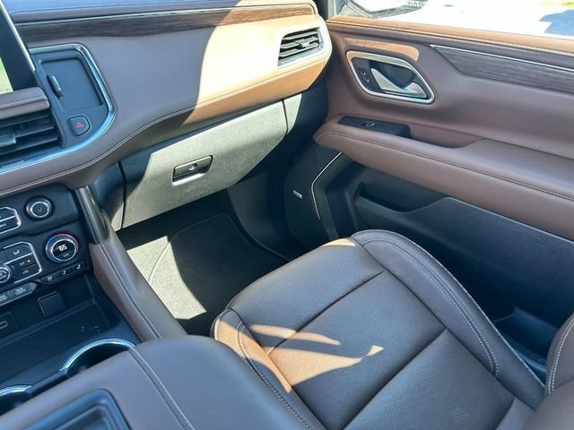 Used 2024 Chevrolet Tahoe High Country AWD/4WD image 17