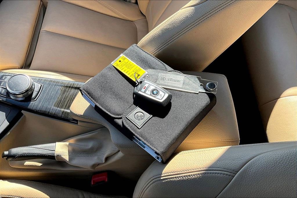 Used 2017 BMW 340i xDrive Sedan AWD/4WD image 35