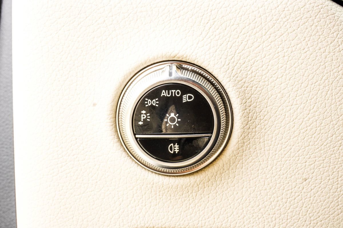 Used 2026 Mercedes-Benz GLC 300 4MATIC image 28