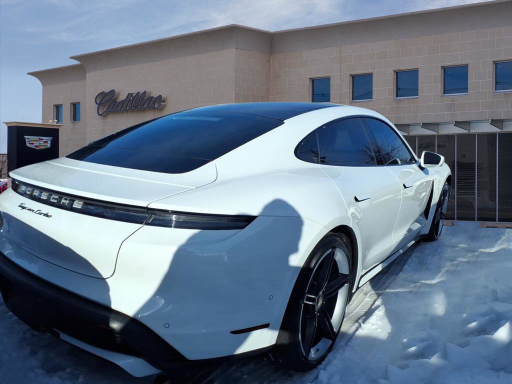 Used 2020 Porsche Taycan image 4