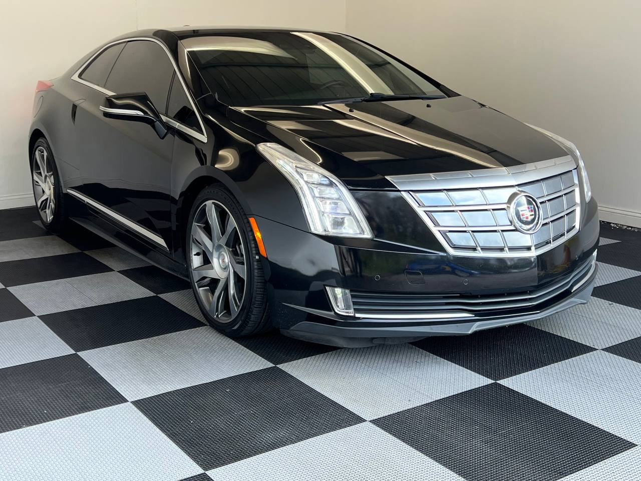 Used 2014 Cadillac ELR w/ Luxury Package image 3
