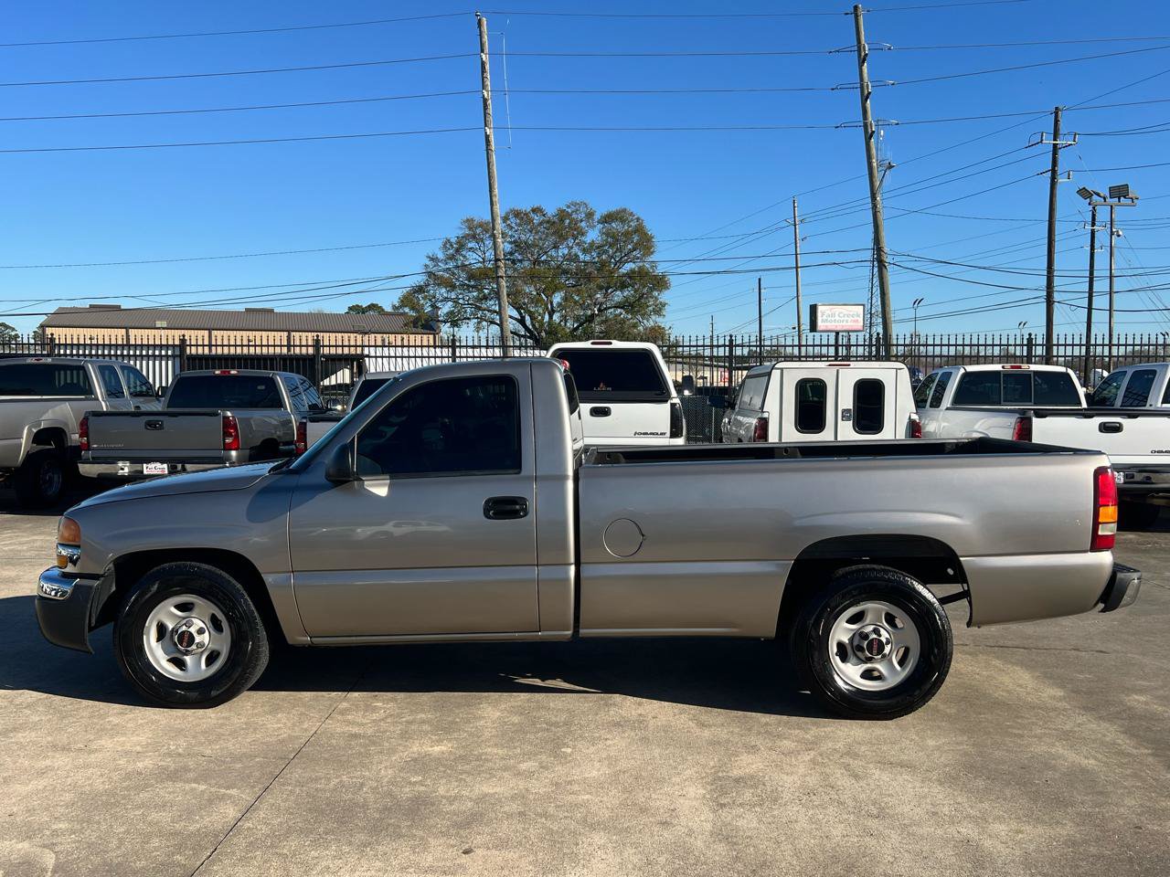 Used 2003 GMC Sierra 1500 W/T RWD image 2