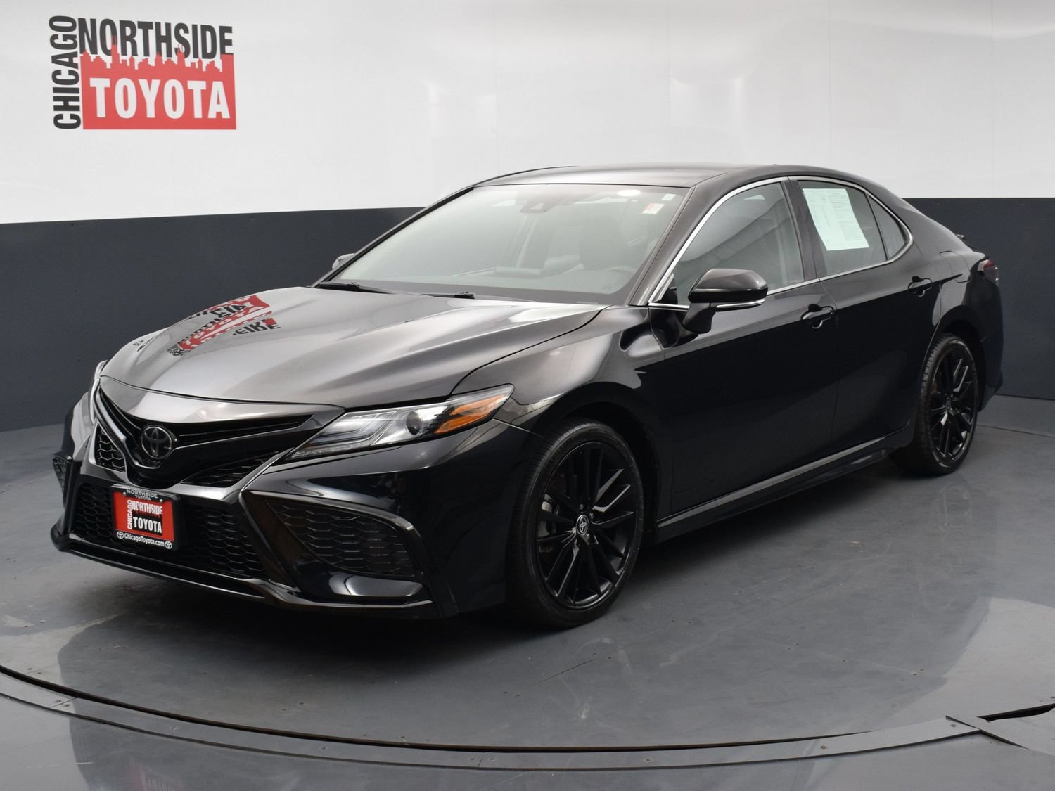 Used 2024 Toyota Camry XSE FWD image 8
