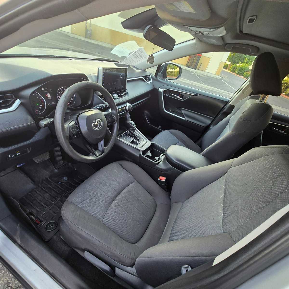 Used 2019 Toyota RAV4 XLE image 16