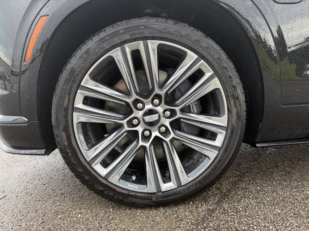 Certified 2026 Cadillac Vistiq Platinum w/ LPO, Floor Liner Package AWD/4WD image 14