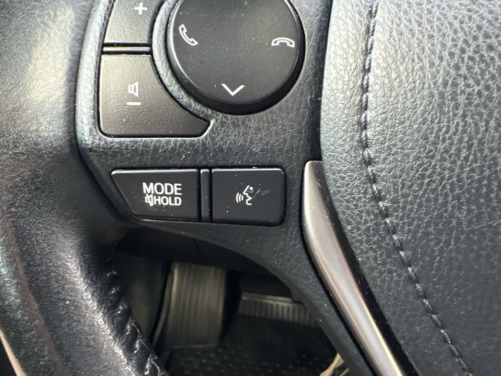 Used 2018 Toyota RAV4 XLE w/ Plus Extra Value Package image 17