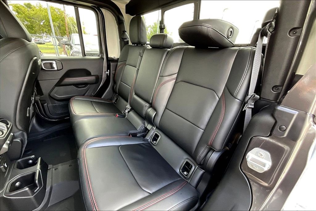 New 2025 Jeep Gladiator Rubicon w/ Convenience Group AWD/4WD image 18