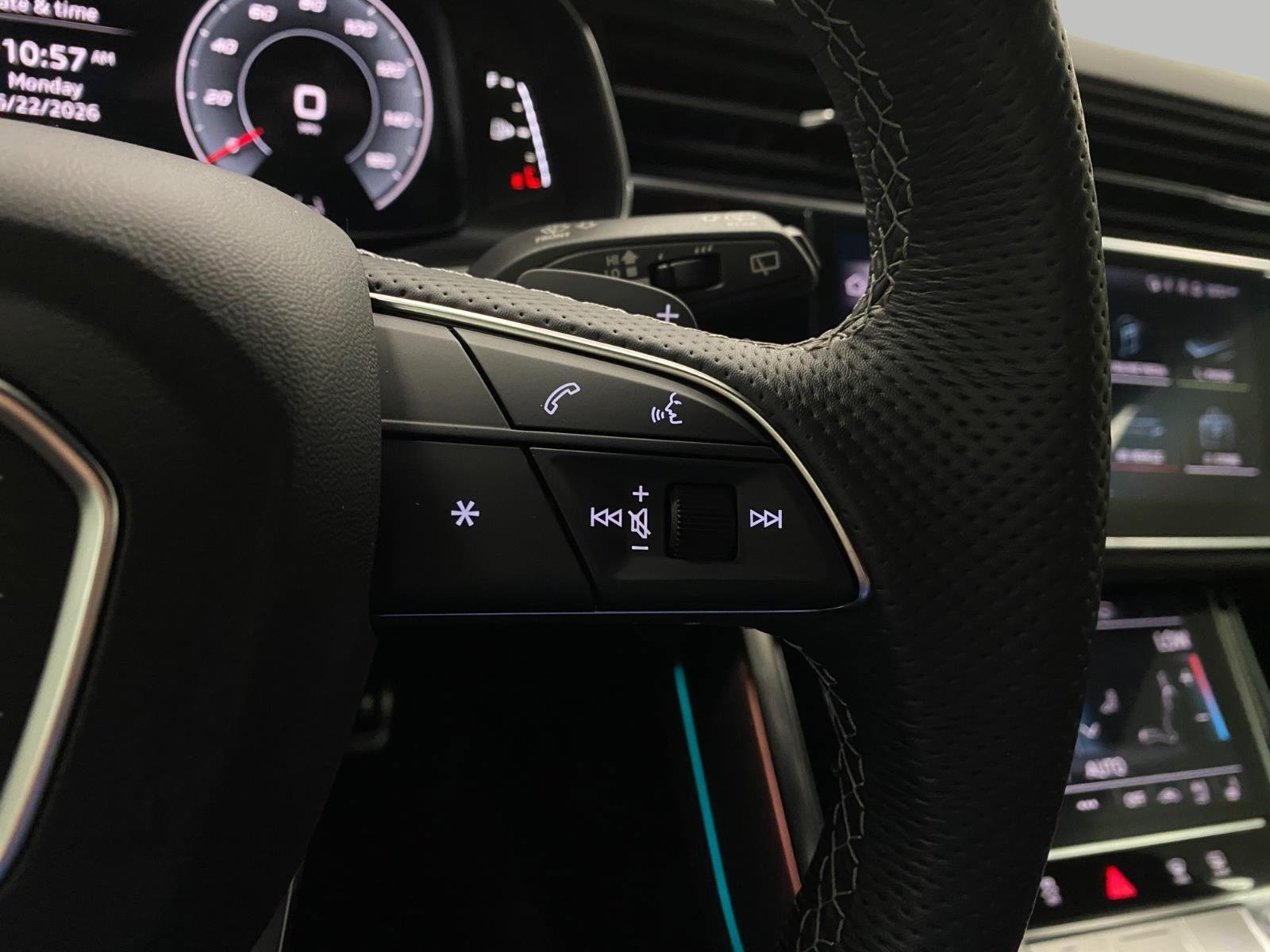 Used 2024 Audi SQ8 Prestige AWD/4WD image 17
