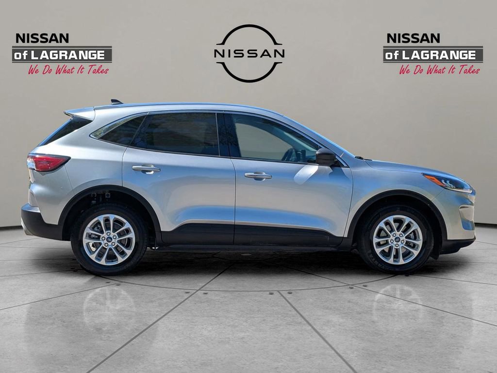 Used 2022 Ford Escape SE image 4